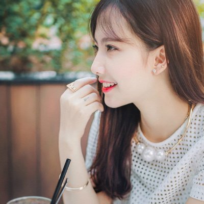 MAI71098724.jpg